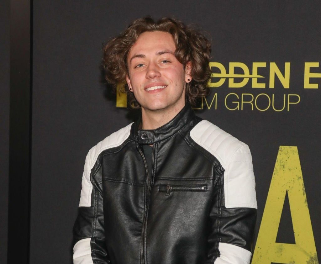 Ethan Cutkosky Dead Or Still Alive – Health Update Age And Wikipedia