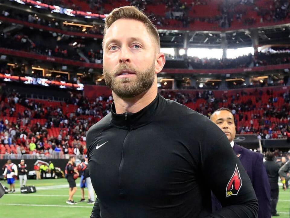 Kliff Kingsbury Biography - Dong Hung Secondary School