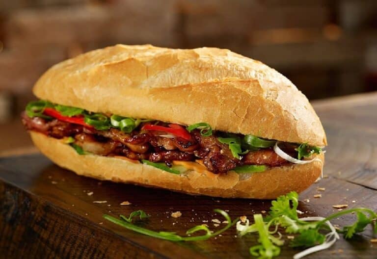 1 ổ bánh mì bao nhiêu calo? 100g bánh mì bao nhiêu calo để giảm cân