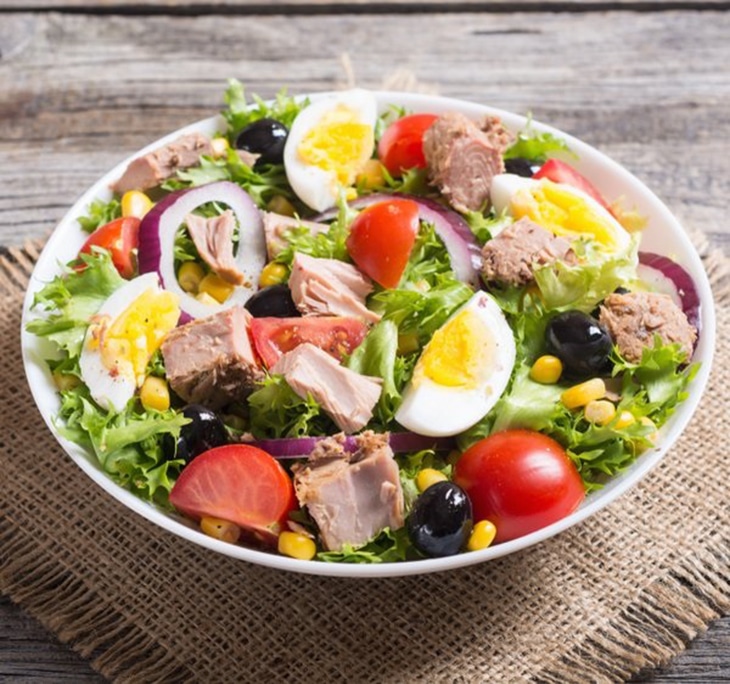 Cách làm món salad cá ngừ dầu giấm ngon cực đơn giản