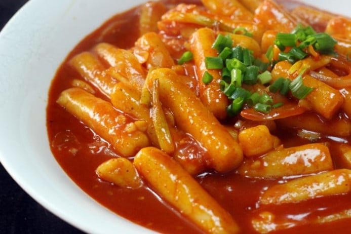 Cách làm tokbokki bằng bột gạo đơn giản [Làm bánh gạo ngon]