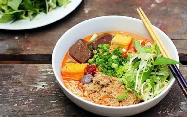 Bún riêu bao nhiêu calo? Ăn bún riêu có béo mập lên không? [Lợi ích]