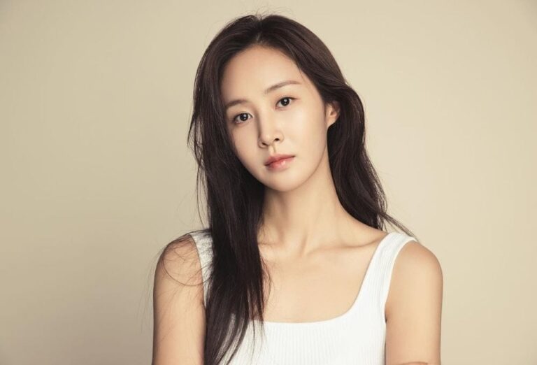 Kwon Yu Ri (Yuri) là ai? Hành trình tỏa sáng của ngọc trai đen nhóm Girls’ Generation